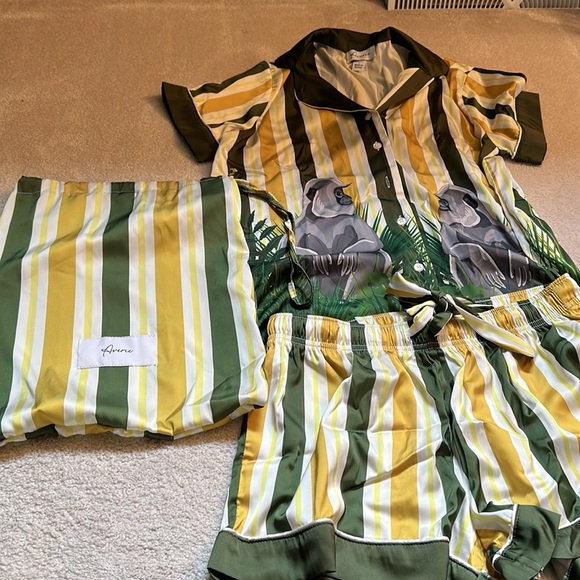 Women’s Two Piece - Picture 6 of 6